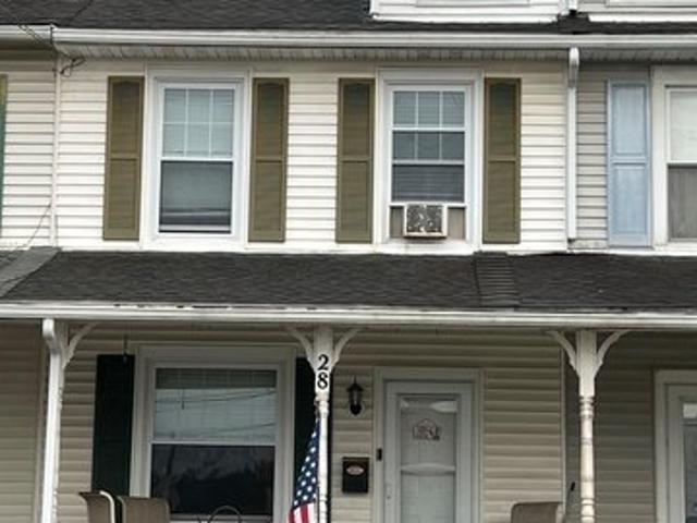 Townhouse for sale in Robesonia, Berks County