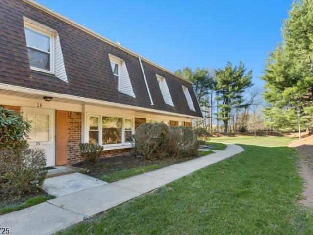 Townhouse for sale in Scotch Plains, New Jersey