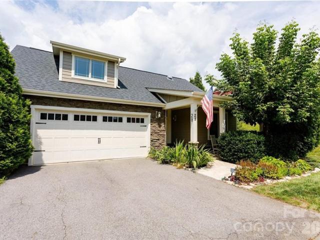 Townhouse for sale in Candler, North Carolina