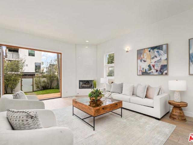 House for sale in Los Angeles, Los Angeles County