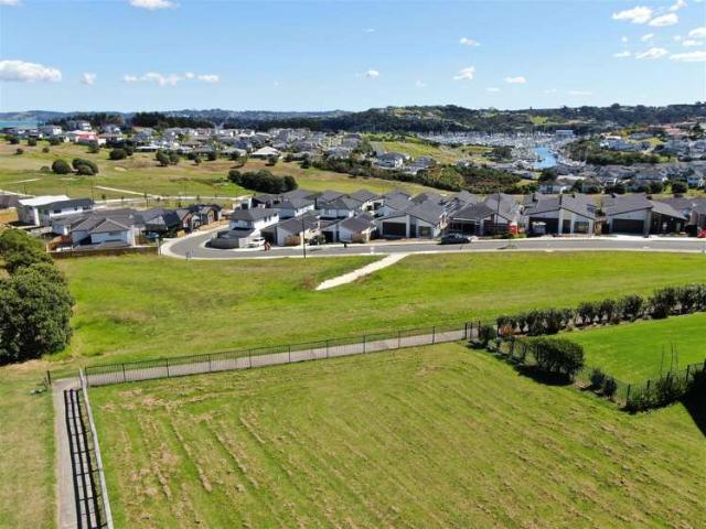 Land for sale in Whangaparaoa