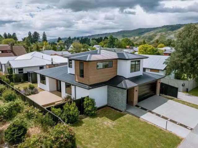 House for sale in Otakou