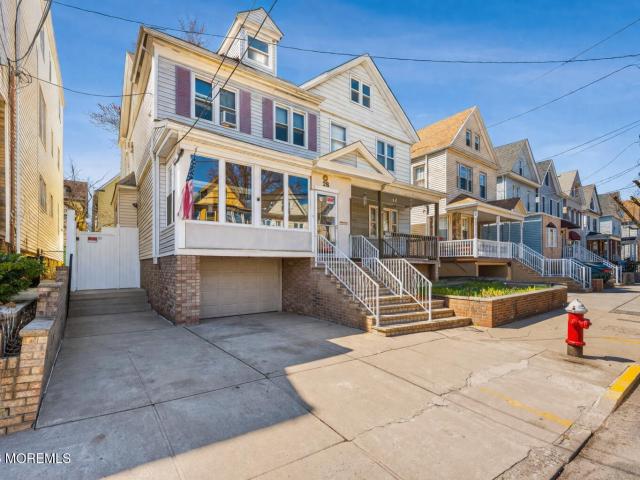 House for sale in Hudson, New Jersey