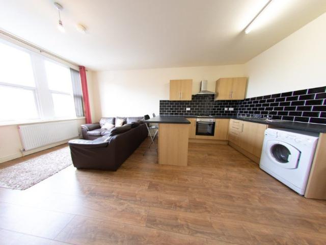 House for rent in Hyde Park, West Yorkshire