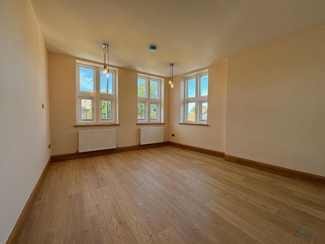 Apartment for rent in Merry Hill, Hertsmere