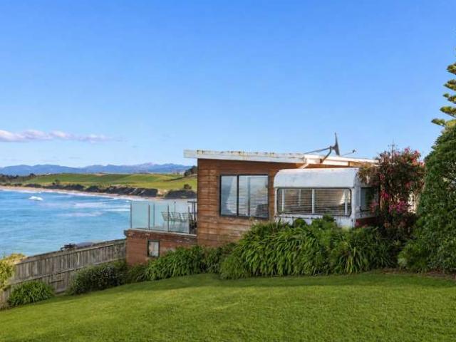 House for sale in Otakou