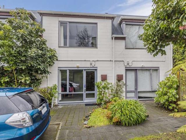 Townhouse for sale in Matata, Wellington