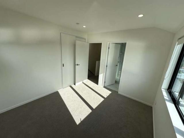 Townhouse for rent in Owhata
