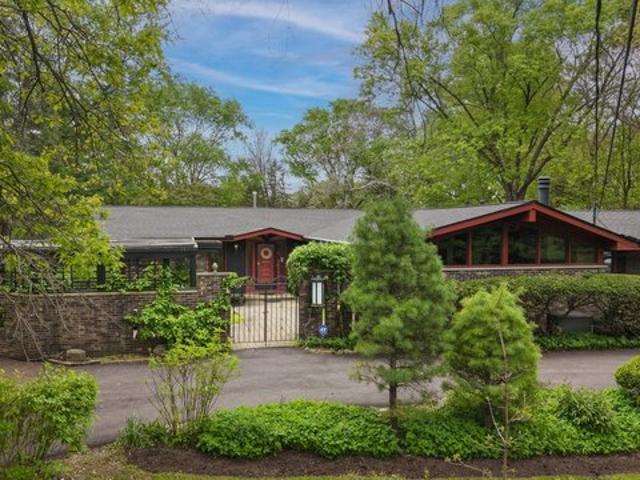 House for sale in West Chicago, Illinois