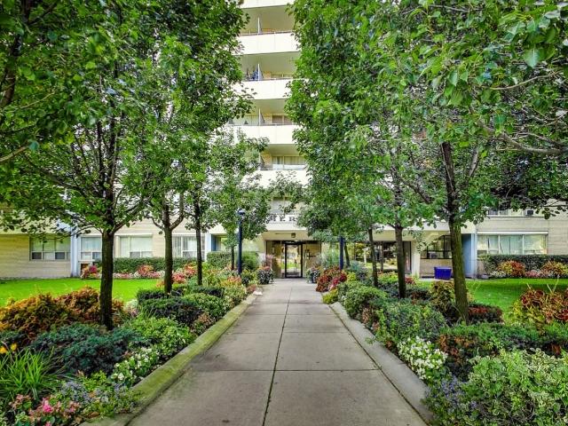 Apartment for rent in Eglinton—Lawrence, Toronto