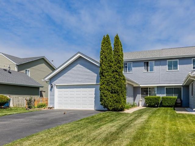 Townhouse for sale in Aurora, Illinois