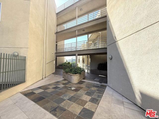 Condo for sale in Glendale, California