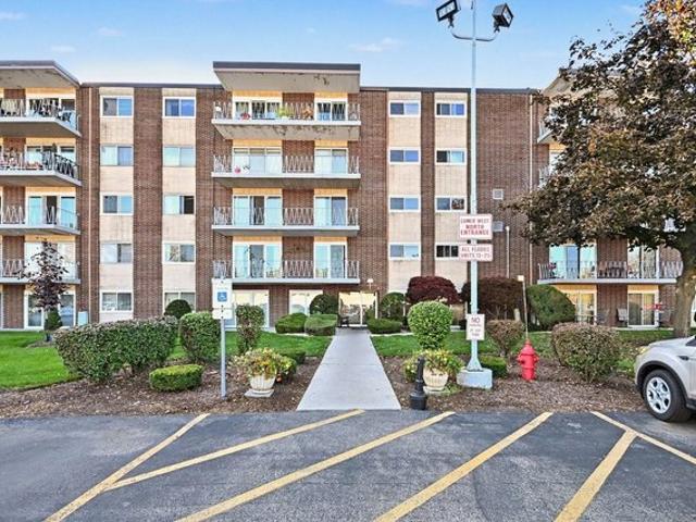 Condo for sale in Downers Grove, DuPage County