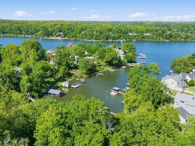 House for sale in Sylvan Shores, Riva