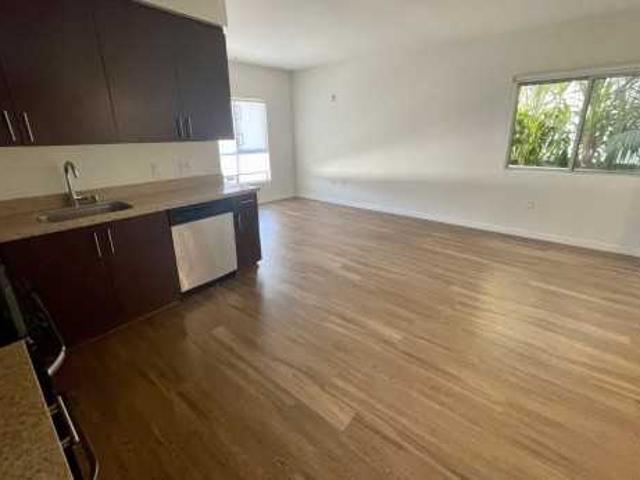 Apartment for rent in Canoga Park, California