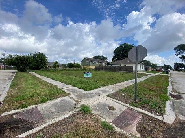 Land for sale in Chalmette, Louisiana