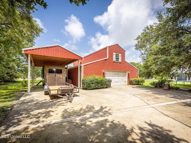 House for sale in Ocean Springs, Mississippi