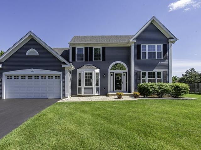 House for sale in Lindenhurst, Illinois