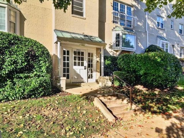 Condo for sale in Falls Church, Virginia