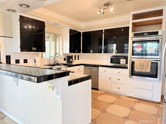 House for sale in Nuevo, California