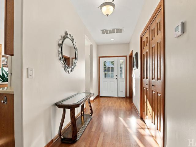 House for sale in Saddlebrook Farms, Round Lake Park