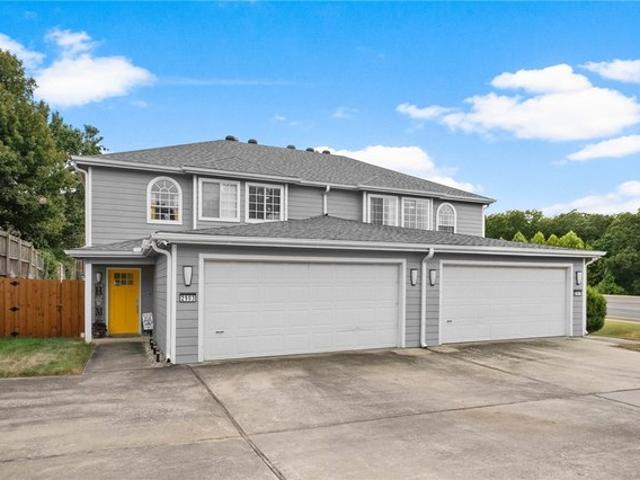 House for sale in Fayetteville, Washington County
