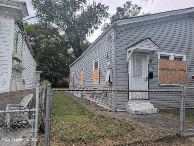 House for sale in Louisville, Jefferson County