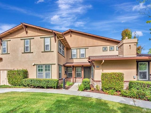 Condo for sale in Hayward, California