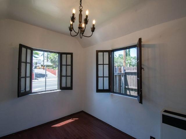 Apartment for rent in Canoga Park, California