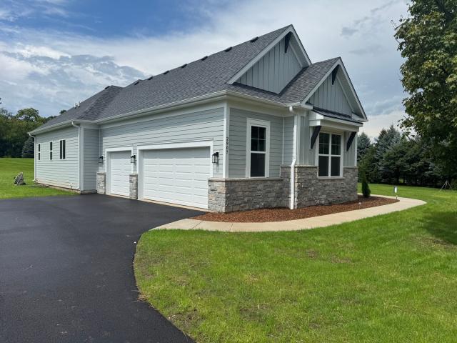 House for sale in Mchenry, Illinois