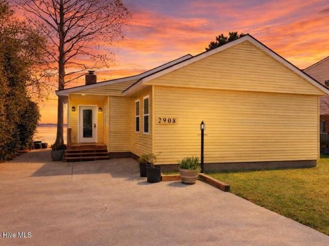 House for sale in Hallsboro, North Carolina