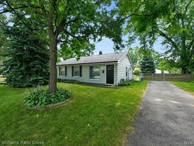 House for sale in Auburn Hills, Michigan
