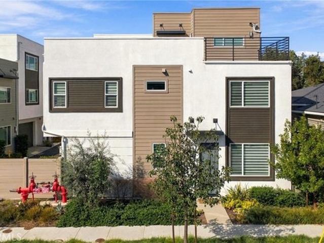 Townhouse for sale in The Foundry, Redondo Beach