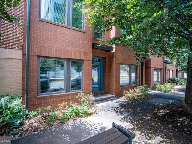 Townhouse for sale in Virginia