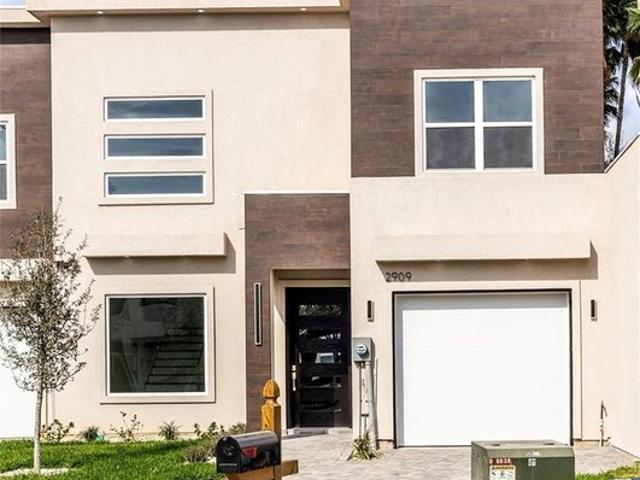 Townhouse for sale in Hidalgo, Texas