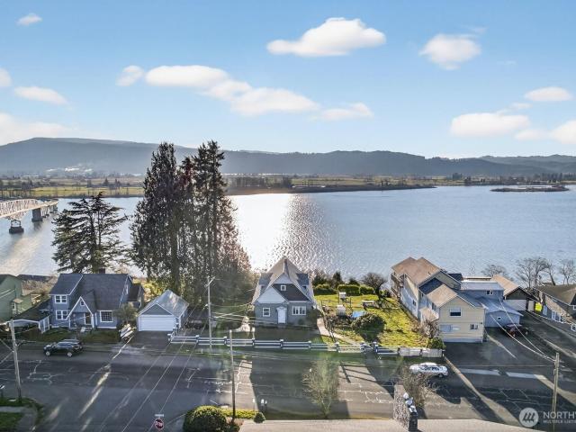 House for sale in Cathlamet, Washington