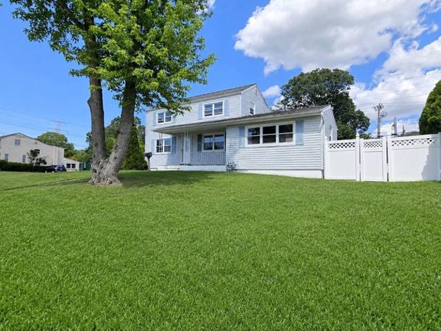 House for sale in Centereach, New York