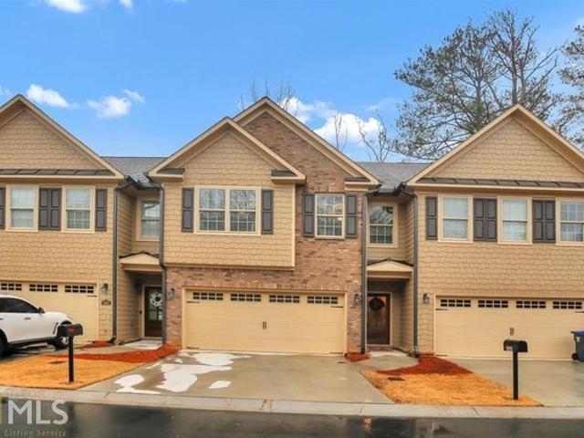 Townhouse for sale in Lilburn, Georgia