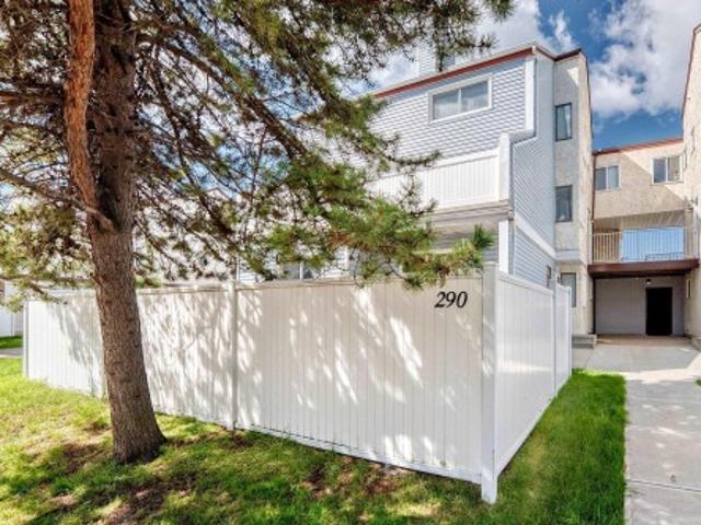Townhouse for sale in Wedgewood, Alberta