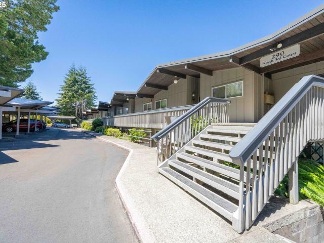 Condo for sale in Coos Bay