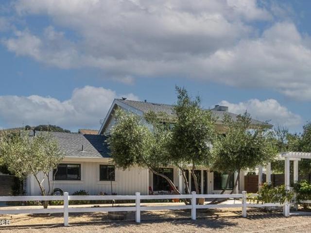 House for sale in Los Alamos, California