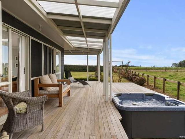 Property for sale in Awhitu
