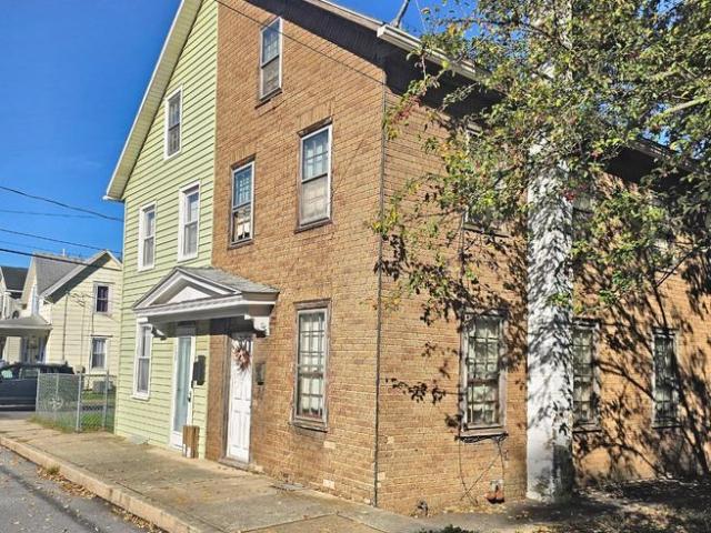 Townhouse for sale in Hummelstown, Dauphin County