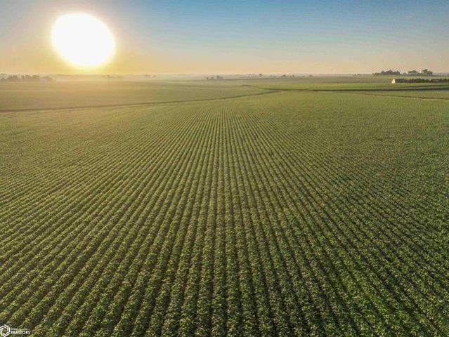 Farm for sale in Aplington, Iowa