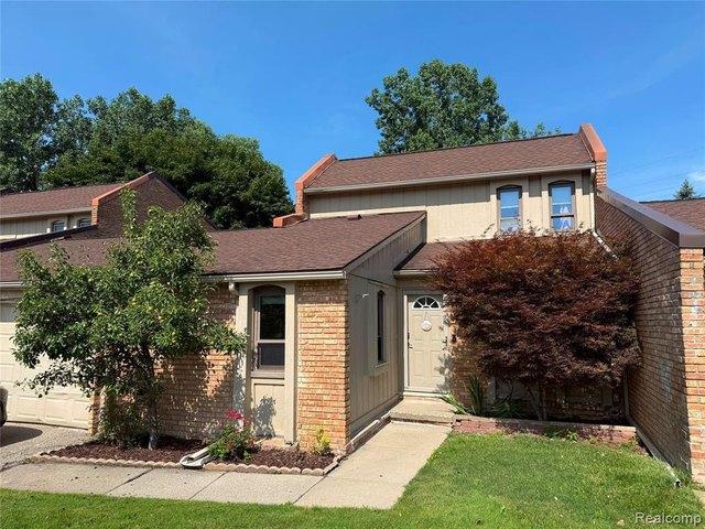 Townhouse for sale in West Bloomfield, Michigan