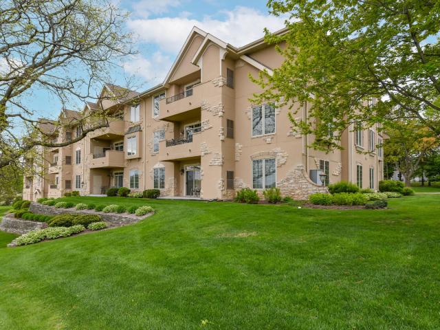 Condo for sale in Waukesha, Wisconsin