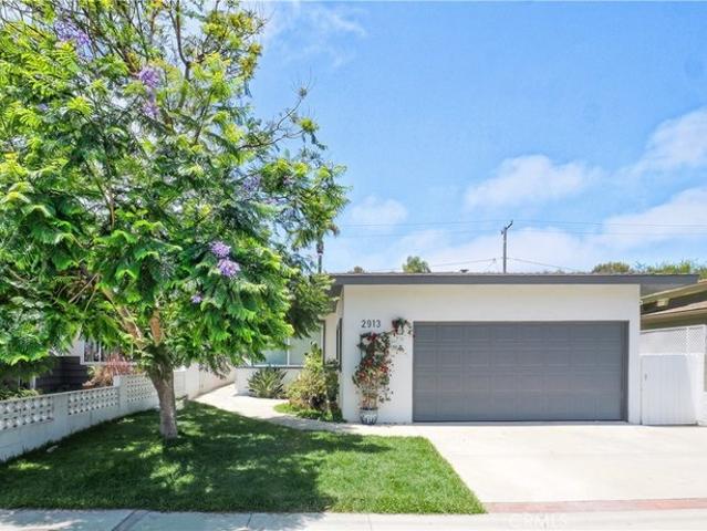 House for sale in Tree Section, Manhattan Beach