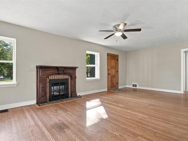 House for sale in Leavenworth, Leavenworth County