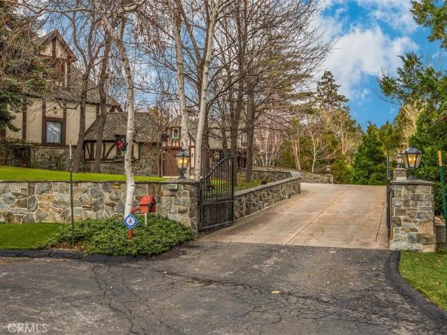 House for sale in Cedar Glen, California