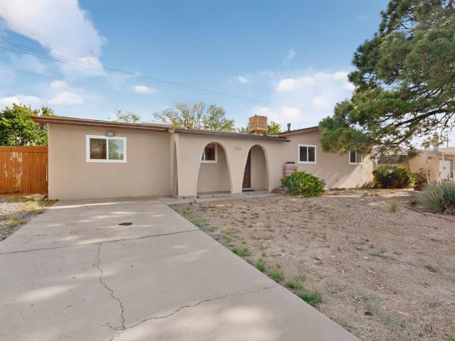 House for sale in Santa Fe, New Mexico